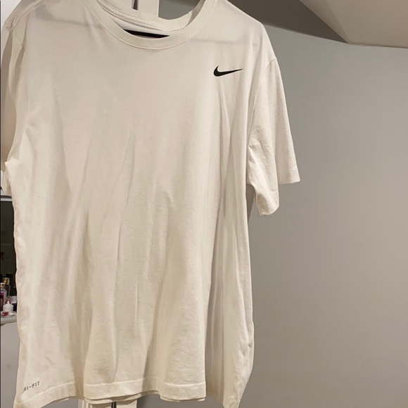 White Nike Tee - Picture 4 of 4